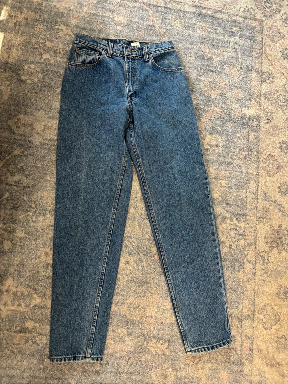 Vintage 90s Levi's 550 Relaxed Fit Tapered Leg Jeans Made in Canada Size 9
